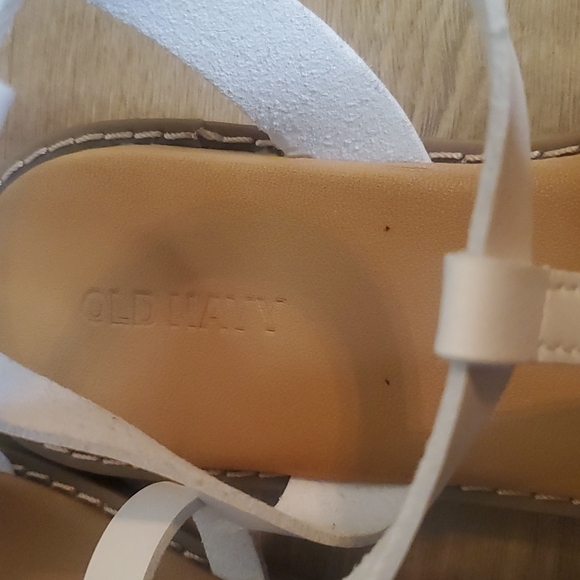 New Women's Old Navy White Strap Sandals Size 9 - Picture 3 of 4